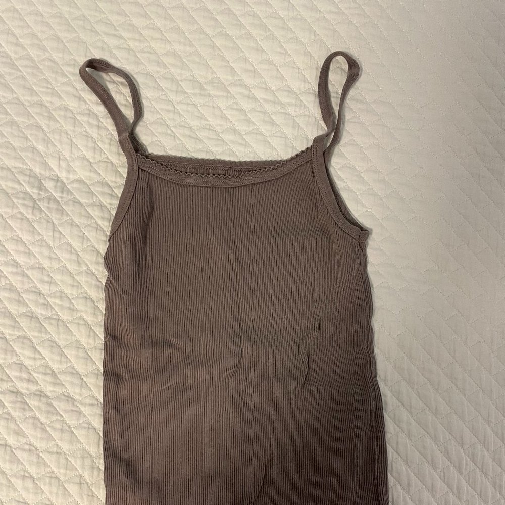 Brandy Melville Grey Scalloped tank